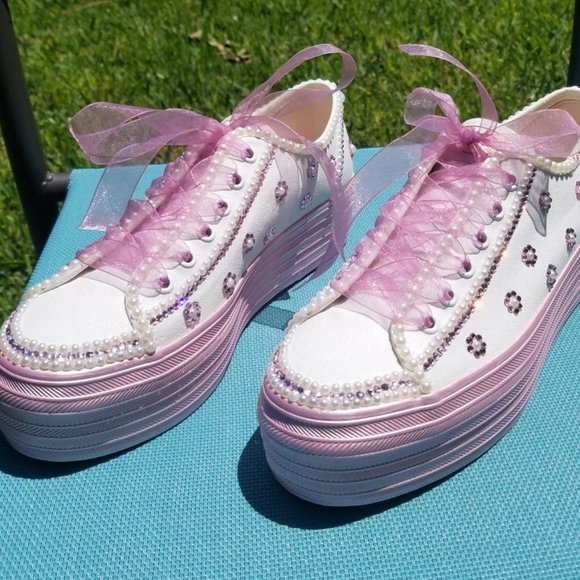 Bridal Fashion Sneakers-Hand Decorated-Size 7-New - Picture 5 of 7